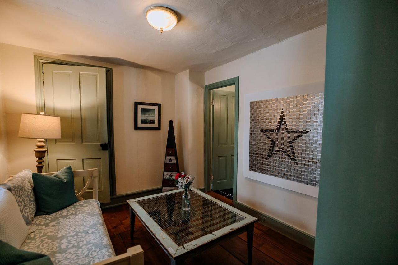 Galvanized America Inn & Art Gallery Doylestown Extérieur photo