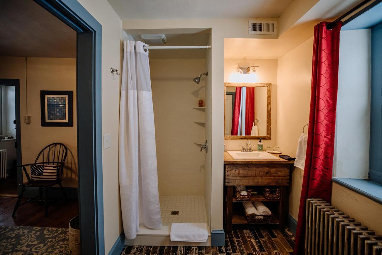 Galvanized America Inn & Art Gallery Doylestown Extérieur photo